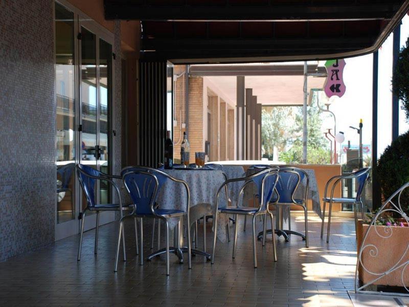 Hotel Serenella Vintage Rimini Ngoại thất bức ảnh