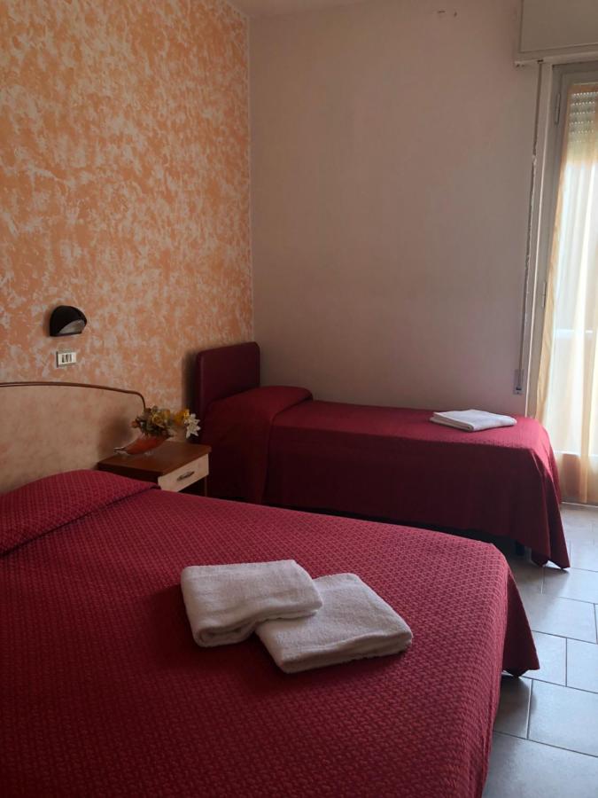 Hotel Serenella Vintage Rimini Ngoại thất bức ảnh