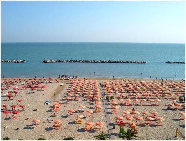 Hotel Serenella Vintage Rimini Ngoại thất bức ảnh