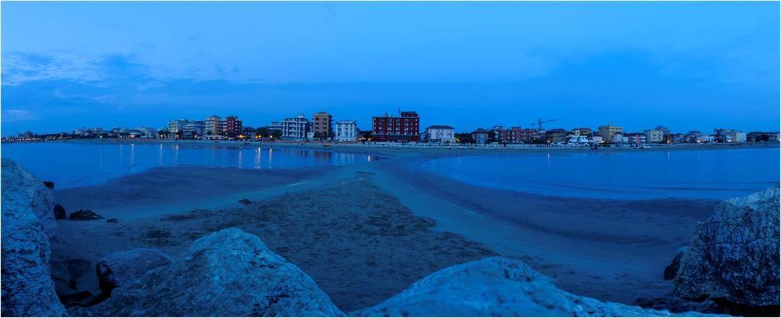 Hotel Serenella Vintage Rimini Ngoại thất bức ảnh