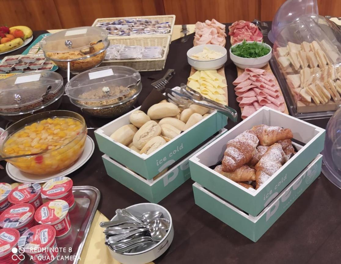 Hotel Serenella Vintage Rimini Ngoại thất bức ảnh